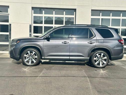 Modern Steel Metallic 2025 Honda Pilot Elite