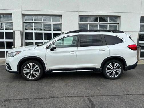 Crystal White Pearl 2020 Subaru Ascent Limited 7-Passenger