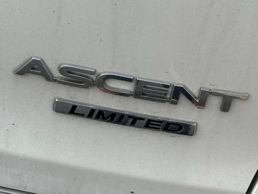 Crystal White Pearl 2020 Subaru Ascent Limited 7-Passenger