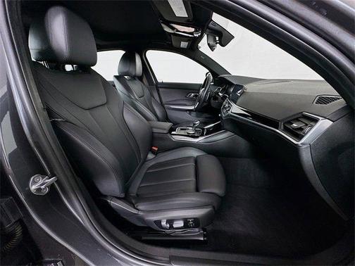 2019 BMW 330 i xDrive