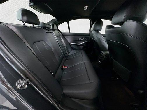 2019 BMW 330 i xDrive