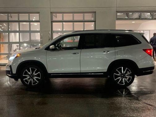 2022 Honda Pilot Touring 7-Passenger