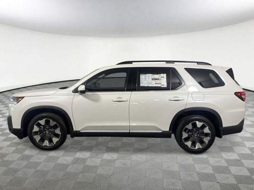 Platinum White Pearl 2026 Honda Pilot Elite