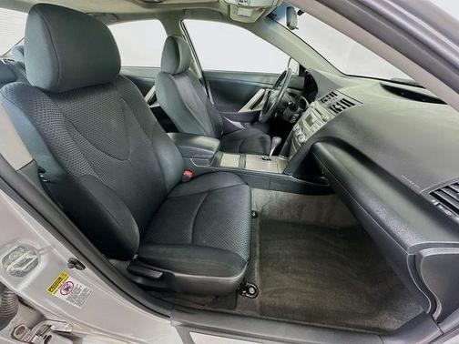 Classic Silver Metallic 2010 Toyota Camry SE