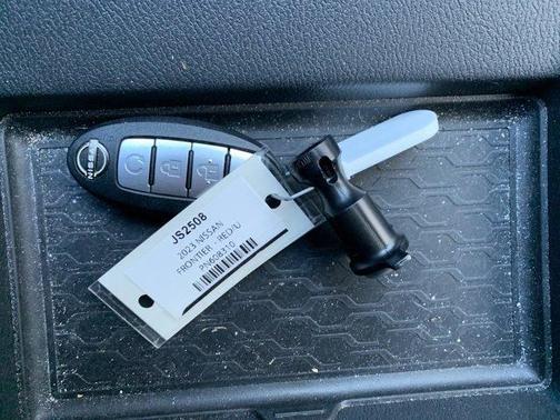 2023 Nissan Frontier SV