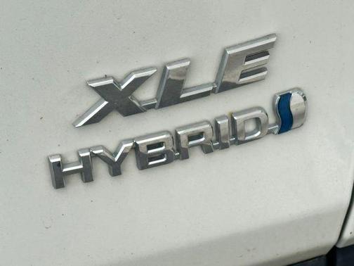 Blizzard Pearl 2021 Toyota RAV4 Hybrid XLE Premium