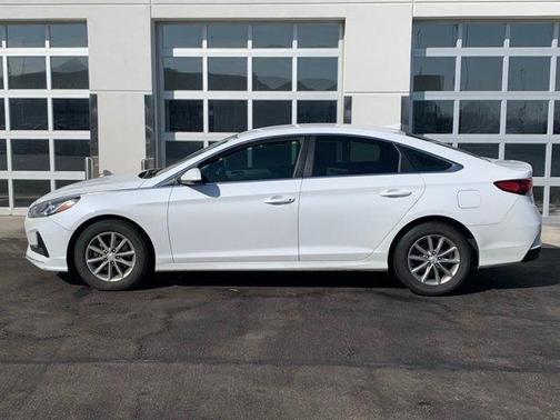 2018 Hyundai SONATA SE