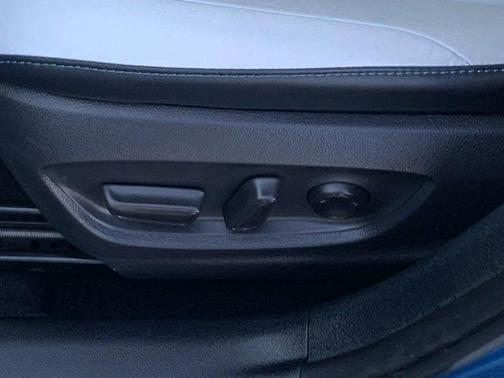 2019 Toyota Prius XLE