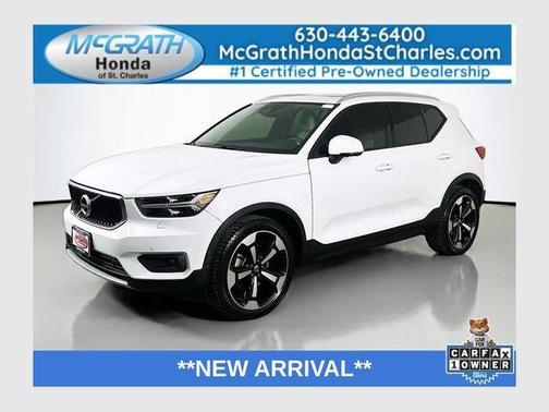 Ice White 2020 Volvo XC40 T5 Momentum