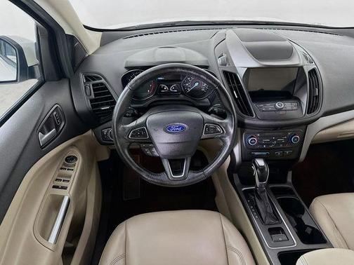 White Platinum Tri-Coat Metallic 2019 Ford Escape SEL
