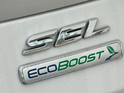White Platinum 2019 Ford Escape SEL