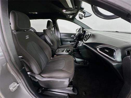 2020 Chrysler Pacifica Touring