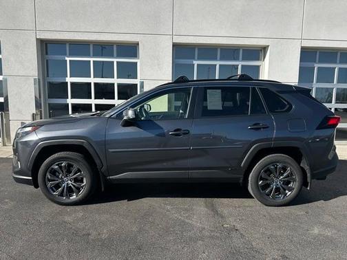 2022 Toyota RAV4 Hybrid XLE Premium