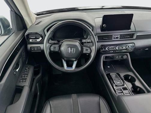 Modern Steel Metallic 2024 Honda Pilot EX-L