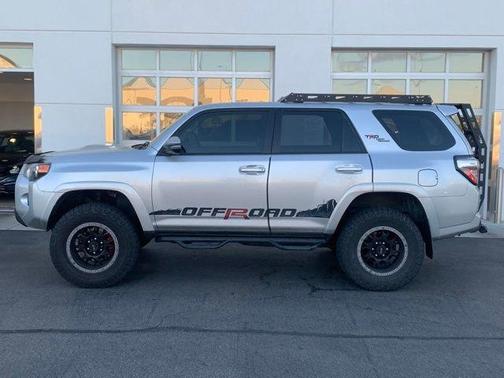 Classic Silver Metallic 2017 Toyota 4Runner Sport