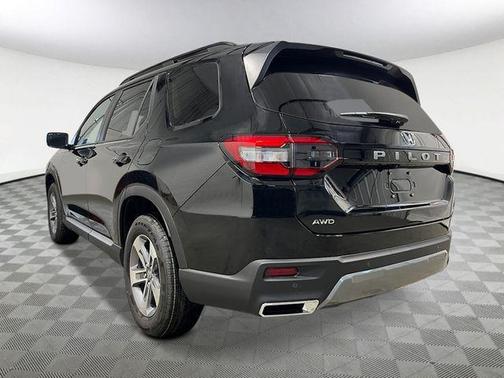 Crystal Black Pearl 2026 Honda Pilot EX-L