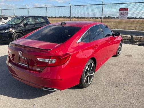 Photo 2 of 6 of 2022 Honda Accord Sport SE