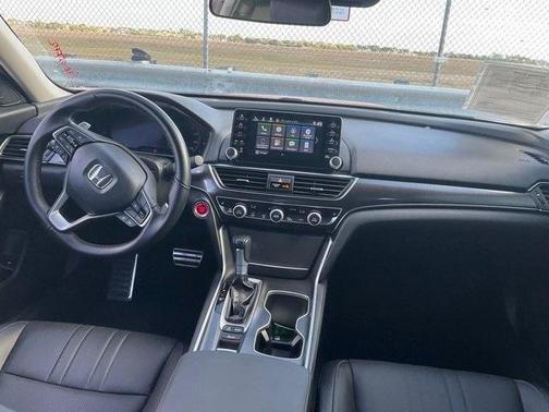 Photo 4 of 6 of 2022 Honda Accord Sport SE