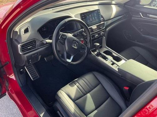 Photo 5 of 6 of 2022 Honda Accord Sport SE