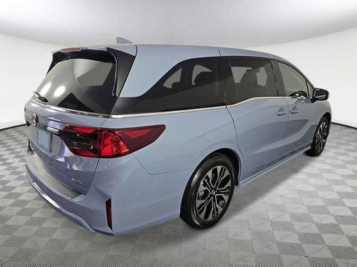 Sonic Gray Pearl 2026 Honda Odyssey Elite