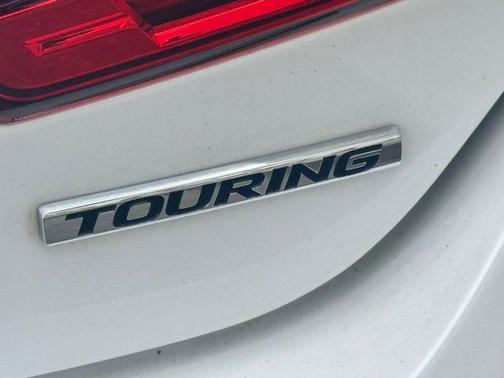 Platinum White Pearl 2018 Honda Accord Touring