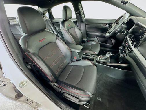 Snow White Pearl 2023 Kia Forte GT
