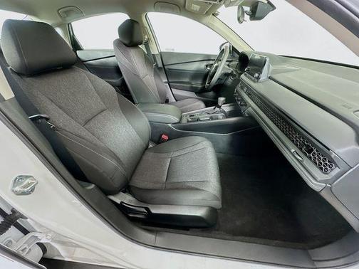 Platinum White Pearl 2025 Honda Accord LX