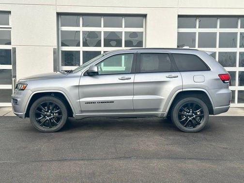 2017 Jeep Grand Cherokee Altitude