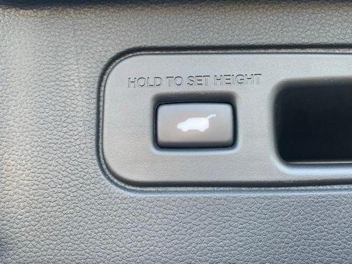 White 2024 Honda Pilot EX-L 7-Passenger