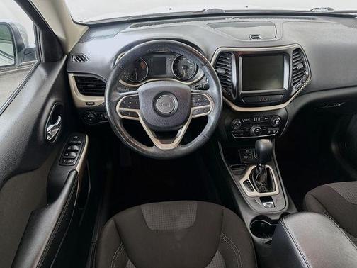 Bright White Clearcoat 2017 Jeep Cherokee Latitude