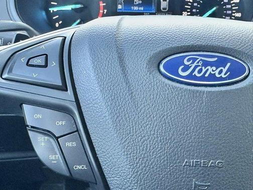 2020 Ford Edge SE