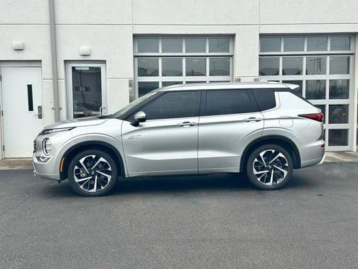 2023 Mitsubishi Outlander PHEV SEL