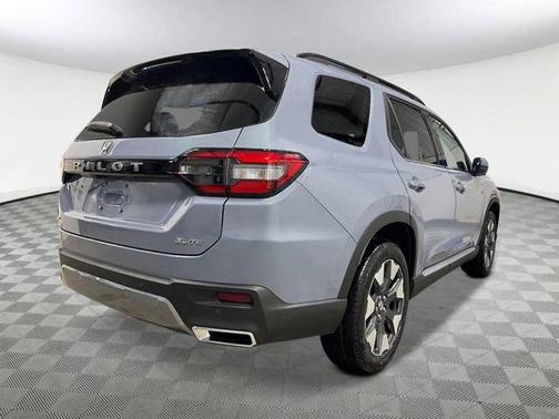 Sonic Gray Pearl 2026 Honda Pilot Elite