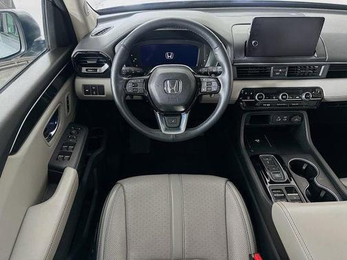 Lunar Silver Metallic 2023 Honda Pilot Elite