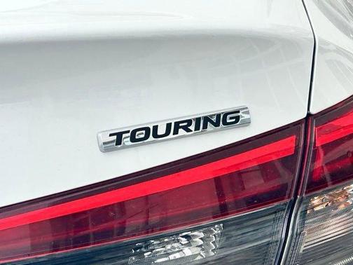 Platinum White Pearl 2024 Honda Civic Touring