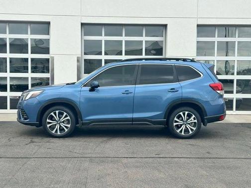 Horizon Blue Pearl 2022 Subaru Forester Limited
