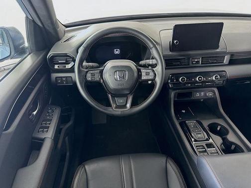 Sonic Gray Pearl 2025 Honda Pilot TrailSport
