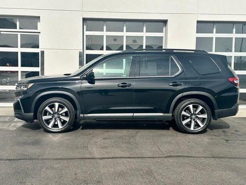 Crystal Black Pearl 2023 Honda Pilot Touring