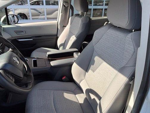 Ice 2024 Toyota Sienna LE