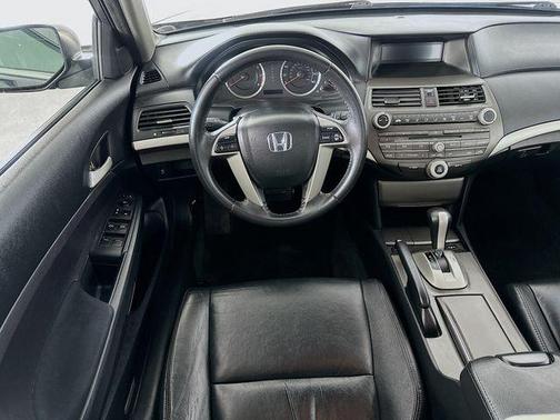 Crystal Black Pearl 2011 Honda Accord SE
