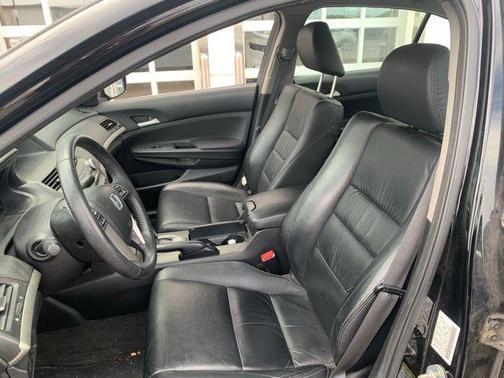 Crystal Black Pearl 2011 Honda Accord SE