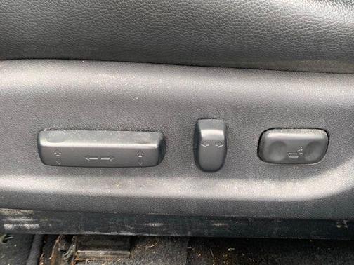 Crystal Black Pearl 2011 Honda Accord SE