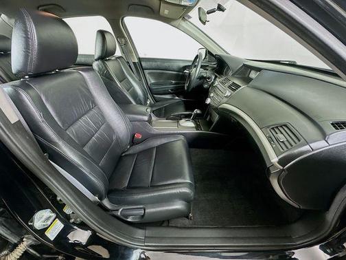 Crystal Black Pearl 2011 Honda Accord SE