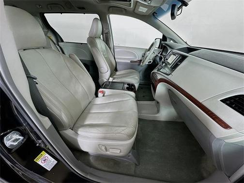 2013 Toyota Sienna XLE