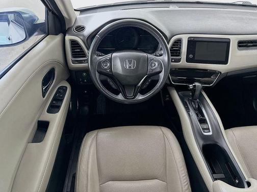 Platinum White Pearl 2021 Honda HR-V EX-L