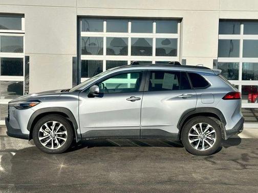 2024 Toyota Corolla Cross XLE