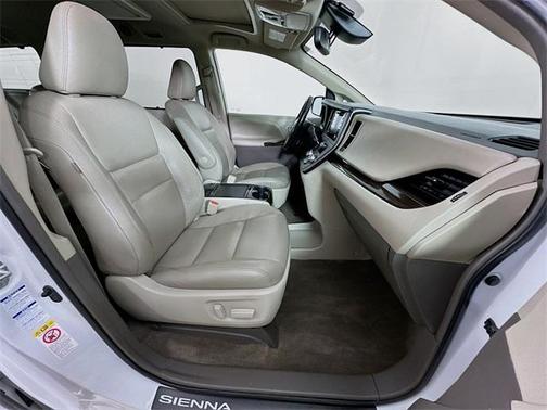 2019 Toyota Sienna XLE Premium