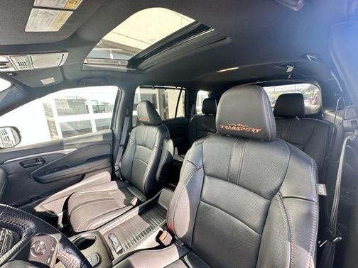 Crystal Black Pearl 2022 Honda Passport TrailSport