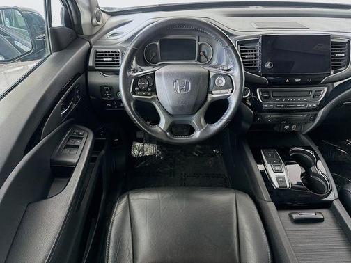 Crystal Black Pearl 2019 Honda Pilot Touring 7-Passenger