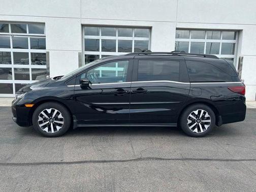 Crystal Black Pearl 2026 Honda Odyssey EX-L
